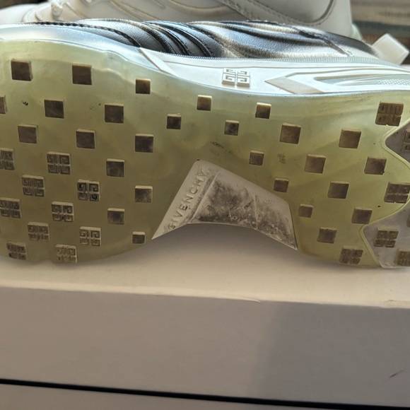 Givenchy Chito Sneakers - Picture 13 of 15